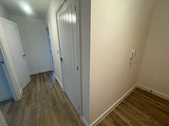 2 Bedroom Flat To Rent In Lucas Boulevard, Solihull, B90