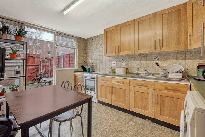 4 Bedroom House To Rent In Westacott Close, N19