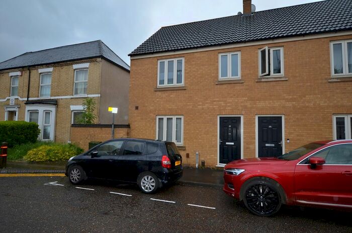 3 Bedroom Town House To Rent In Monument Street, Peterborough, PE1