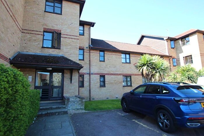 1 Bedroom Flat To Rent In Hickory Close, Edmonton, London, N9