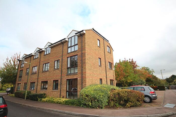 2 Bedroom Flat For Sale In Spencer Way, Letchworth Garden City, SG6
