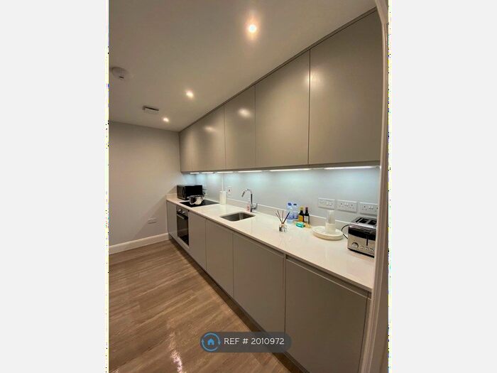 1 Bedroom Maisonette To Rent In Nascot House, Maidenhead, SL6