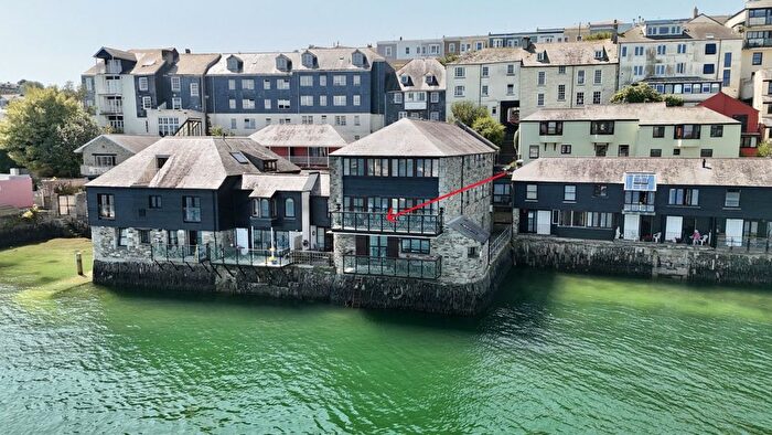 3 Bedroom Flat To Rent In The Packet Quays, Falmouth, TR11
