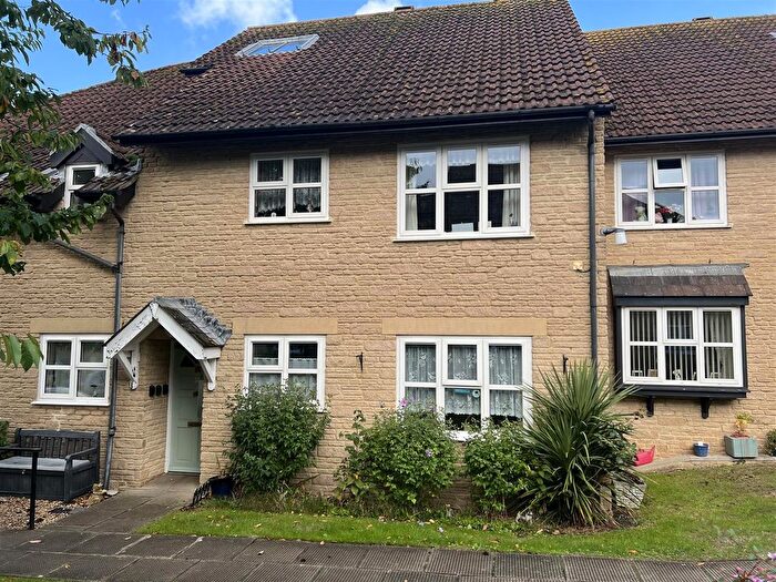 2 Bedroom Flat For Sale In Hogshill Street, Beaminster, DT8