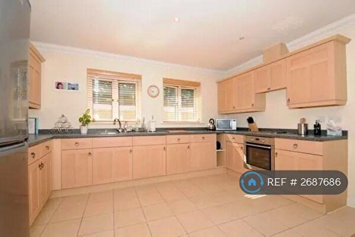 3 Bedroom Flat To Rent In Copper Beech House, Woking, GU22