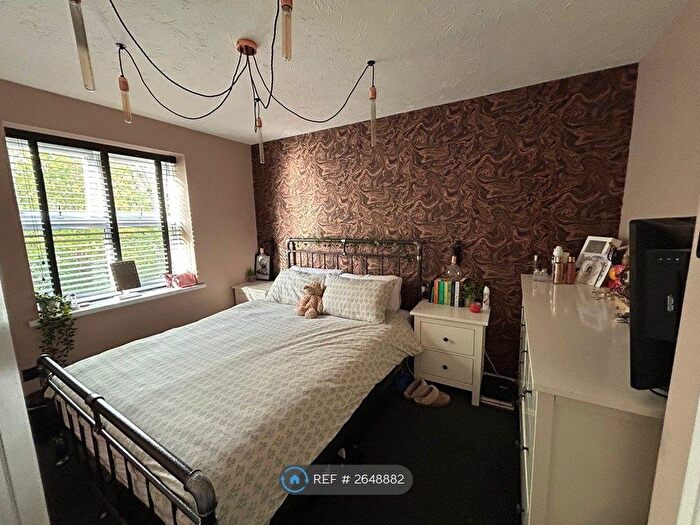 2 Bedroom Flat To Rent In Cotehele Drive, Paignton, TQ3