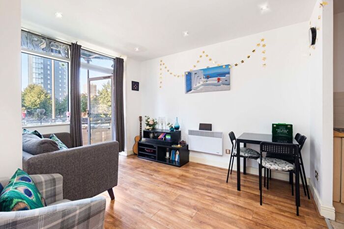 2 Bedroom Flat To Rent In Gerry Raffles Square, London, E15