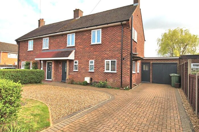 3 Bedroom Semi-Detached House For Sale In Potton, Sandy, SG19