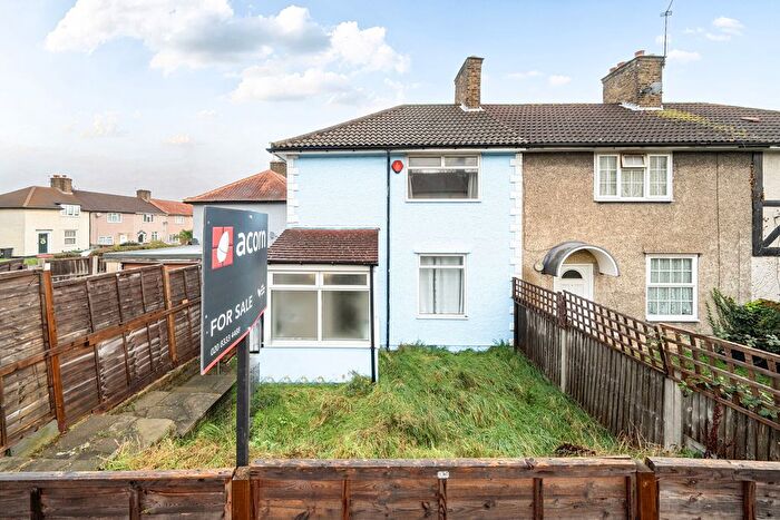 3 Bedroom Detached House For Sale In Tristram Road, Bromley, BR1