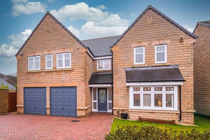 6 Bedroom Detached House For Sale In Oaklands Crescent, Huddersfield, HD2