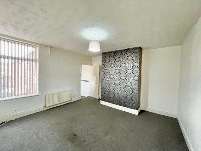 3 Bedroom Flat To Rent In Wellington Road, Dunston, Gateshead, NE11