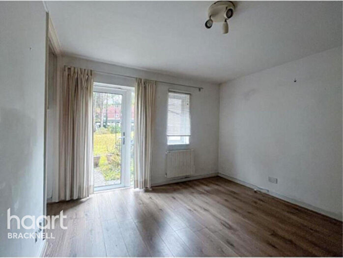 1 Bedroom Apartment To Rent In Mount Lane, Bracknell, RG12