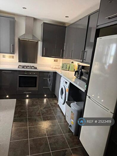 2 Bedroom Flat To Rent In Greenwood Road, Manchester, M22