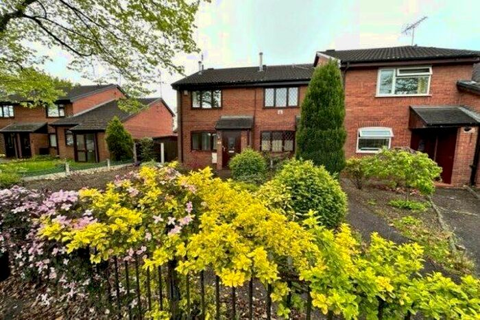 2 Bedroom End Of Terrace House To Rent In Queens Park Gardens, Crewe, CW2