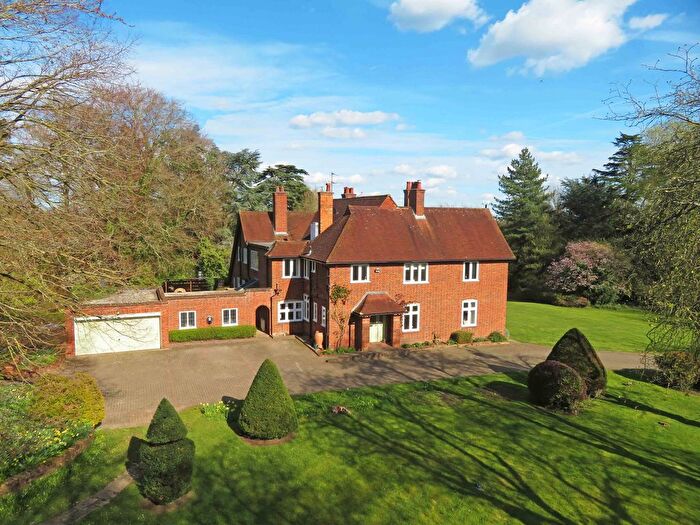 5 Bedroom Detached House For Sale In Winter Hill Road, Maidenhead, SL6