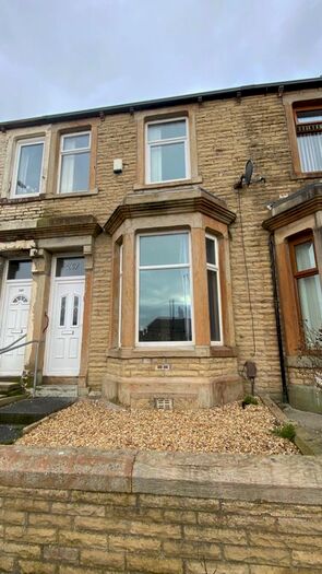 5 Bedroom Terraced House To Rent In Padiham Road, Burnley, BB12