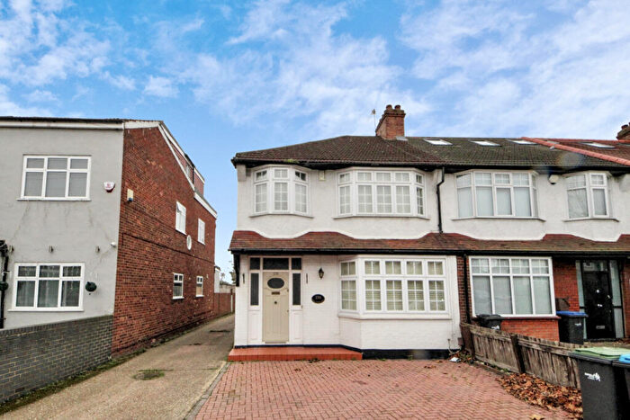3 Bedroom End Of Terrace House To Rent In Bury Street West, N9