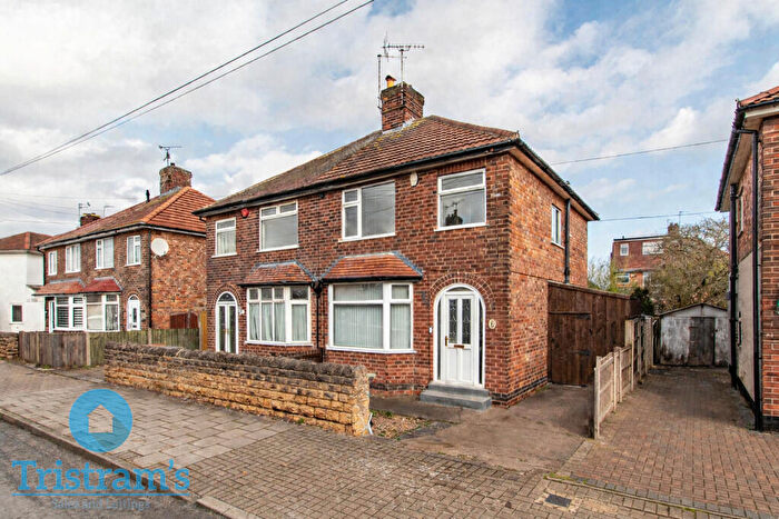 3 Bedroom Semi Detached House For Sale In Beech Avenue, Beeston, NG9