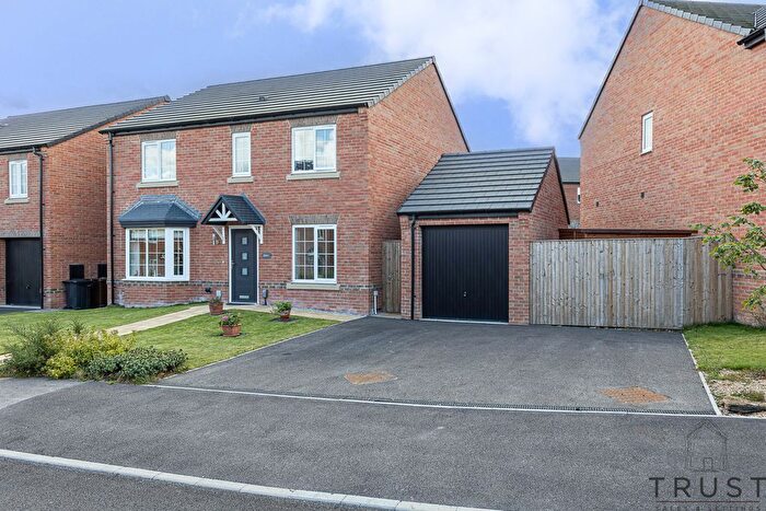4 Bedroom Detached House For Sale In Summers Drive, Mirfield, WF14