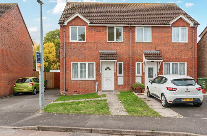 3 Bedroom Semi Detached House For Sale In Evergreens Close, Stratton St Margaret, Swindon, SN3