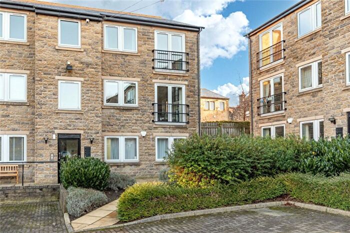 2 Bedroom Apartment For Sale In Town Square, Horsforth, Leeds, LS18