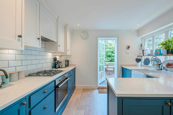 1 Bedroom Flat To Rent In South Island Place, London, SW9