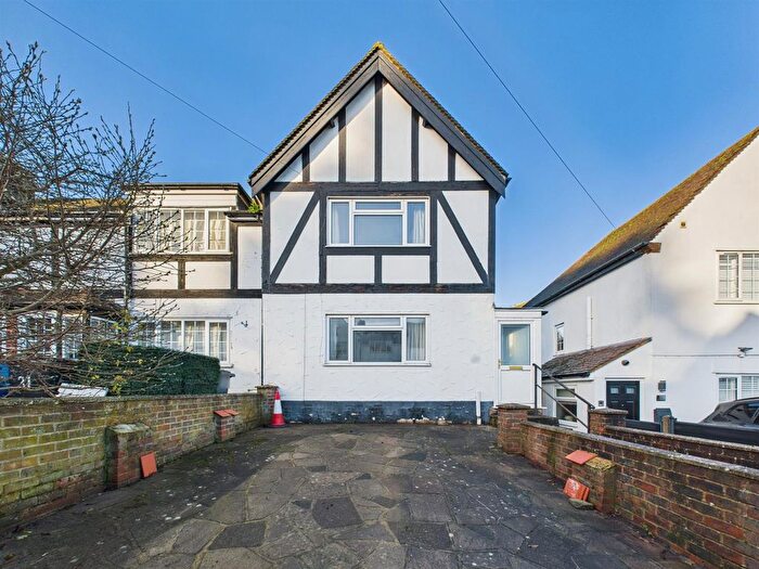 3 Bedroom End Terrace House For Sale In The Glade, Coulsdon, CR5