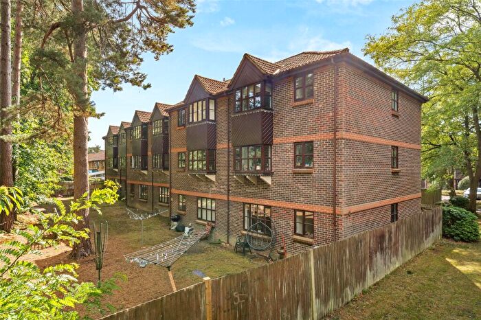 1 Bedroom Apartment For Sale In Townsend Close, Bracknell, Berkshire, RG12