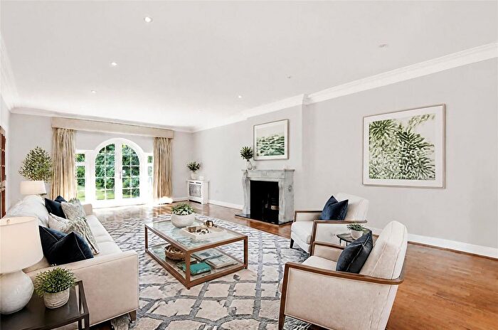 5 Bedroom Detached House To Rent In Cavendish Road, Weybridge, Surrey, KT13