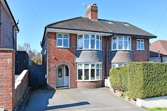 3 Bedroom Semi-Detached House For Sale In Hallowes Rise, Dronfield, S18