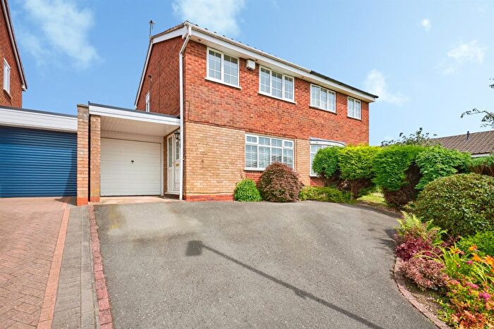 3 Bedroom Semi Detached House For Sale In Faversham Close, Walsall, WS2
