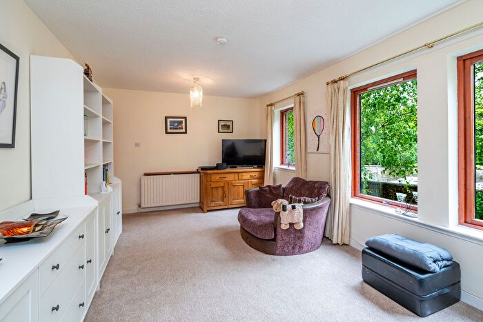 2 Bedroom Flat For Sale In / Dun-Ard Garden, Edinburgh, EH9