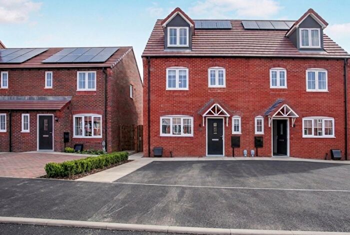 4 Bedroom Semi-Detached House To Rent In Nero Avenue, Nuneaton, CV11