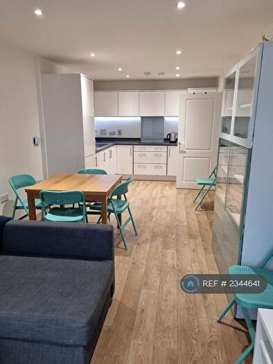 1 Bedroom Flat To Rent In Cooks Road, London, E15