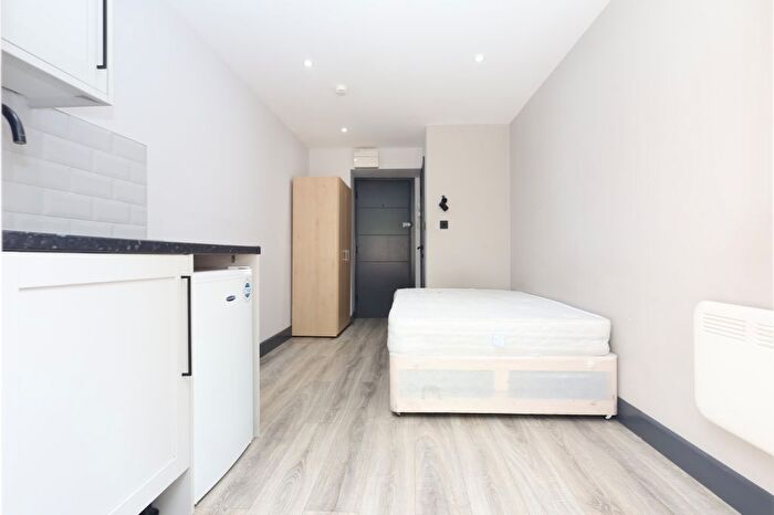 Studio To Rent In Evering Road, London, E5
