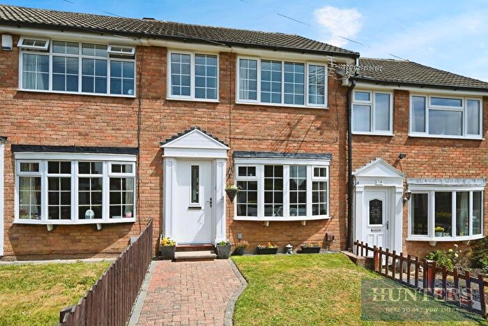3 Bedroom Terraced House For Sale In Woodlea Grove, Yeadon, Leeds, LS19
