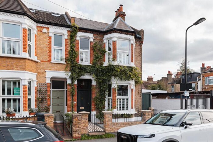4 Bedroom End Of Terrace House For Sale In Claude Road, Leyton, E10