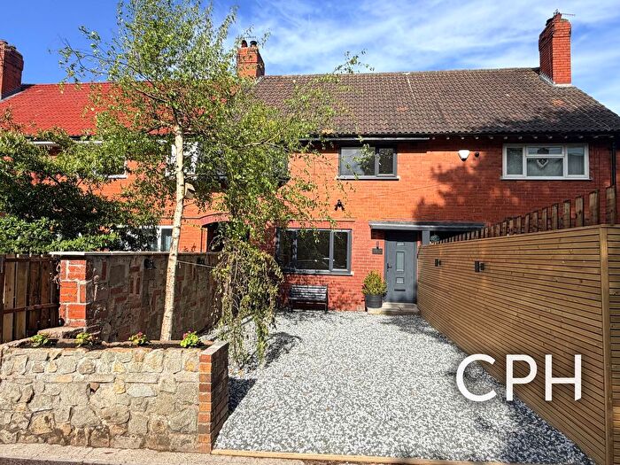 3 Bedroom Terraced House For Sale In Barrowcliff Road, Scarborough, YO12