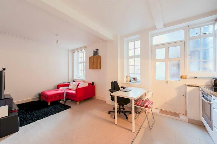 2 Bedroom Flat To Rent In Coram Street, Bloomsbury, WC1N