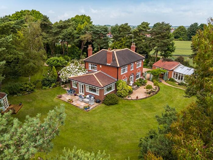 4 Bedroom Detached House For Sale In St. Johns Road, Laughton, Sheffield, S25