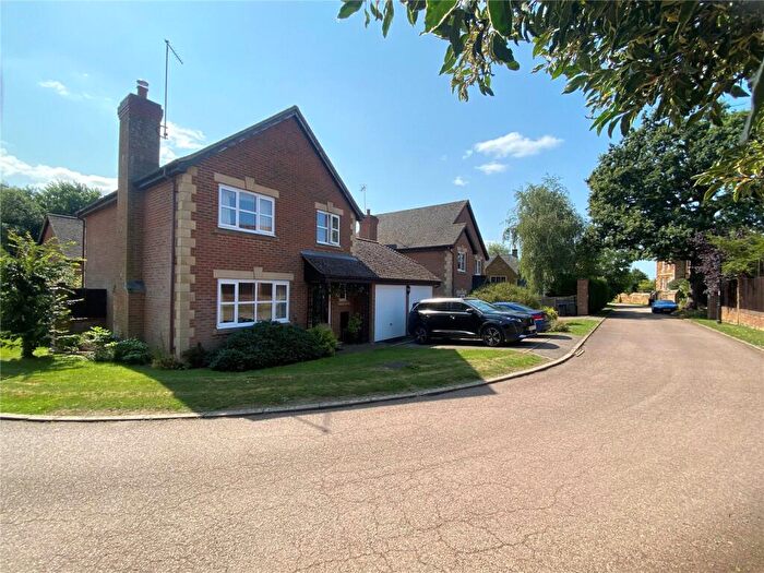 4 Bedroom Detached House For Sale In Hinton Manor Court, Woodford Halse, Northamptonshire, NN11