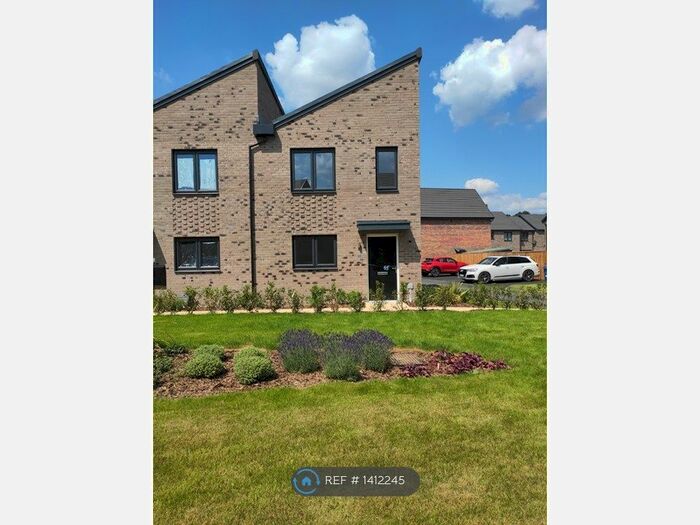 2 Bedroom End Of Terrace House To Rent In Woodyard Avenue, Chesterfield, S41