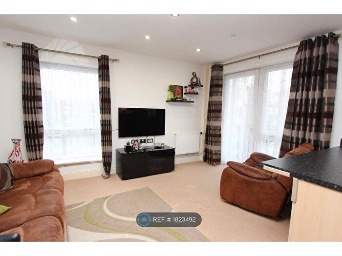 2 Bedroom Flat To Rent In Drinkwater Road, Harrow, HA2