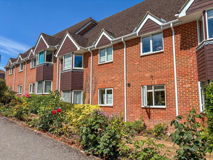 2 Bedroom Retirement Property For Sale In Ellingham Close, Alresford., SO24