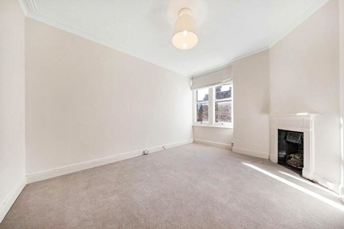 1 Bedroom Flat To Rent In Prince Of Wales Mansions, Prince Of Wales Drive, London, SW11
