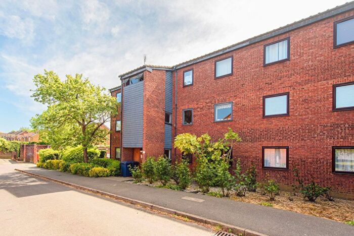 2 Bedroom Flat For Sale In Rowlands Close, Mill Hill, London, NW7