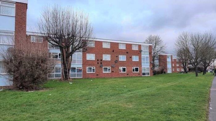 2 Bedroom Property To Rent In Wessex Drive, Erith DA8