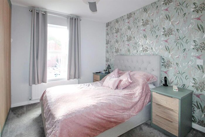 3 Bedroom Detached House For Sale In High Street., Ringstead, NN14