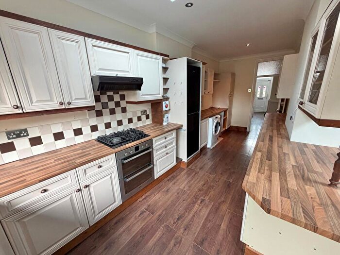 3 Bedroom House To Rent In Bournemouth Park Road, SS2