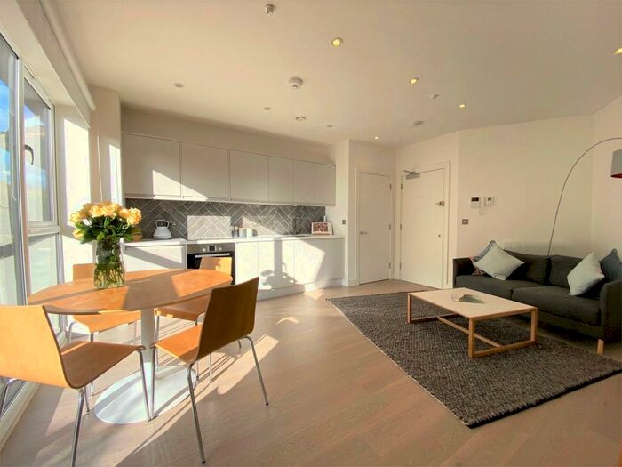 1 Bedroom Apartment To Rent In Mulberry House, Carey Road, Wokingham, Berkshire, RG40